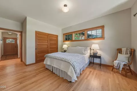 Bedroom - 425 NW State St, Bend, OR 97703 photo 6 of 7