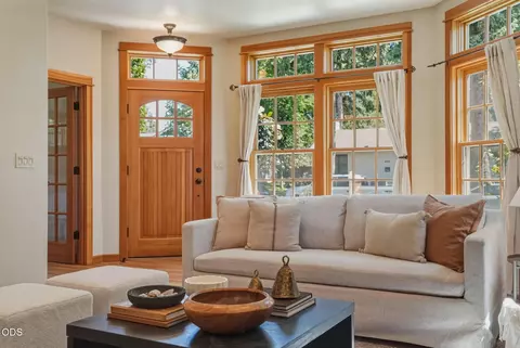 Entry Way - 425 NW State St, Bend, OR 97703 photo 4 of 4