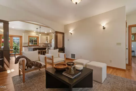 Living - 425 NW State St, Bend, OR 97703 photo 1 of 3