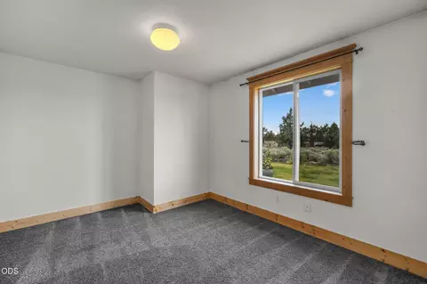 Bedroom - 24893 Elk Ln, Bend, OR 97701 photo 1 of 8