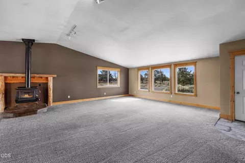 Living - 24893 Elk Ln, Bend, OR 97701 photo 3 of 4