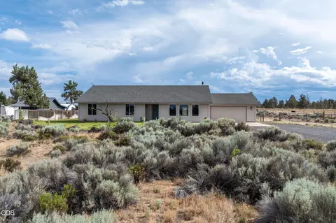 Exterior - 24893 Elk Ln, Bend, OR 97701 photo 7 of 10