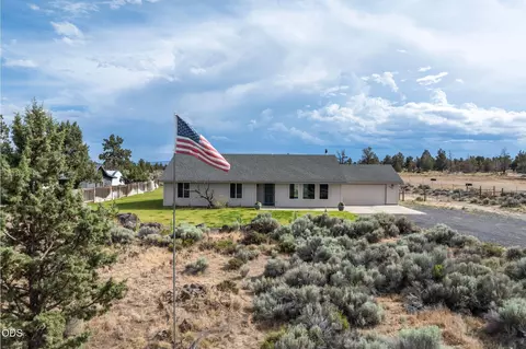 Exterior - 24893 Elk Ln, Bend, OR 97701 photo 8 of 10