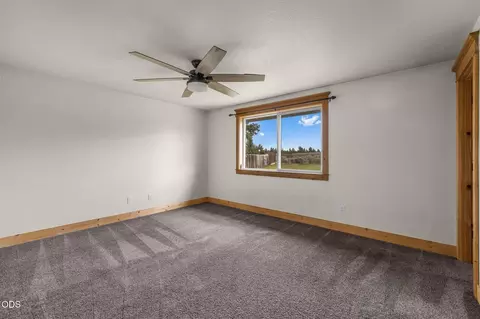 Bedroom - 24893 Elk Ln, Bend, OR 97701 photo 5 of 8