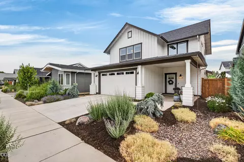 Exterior - 20488 Aberdeen, Bend, OR 97702 photo 2 of 10