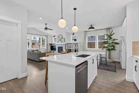 Kitchen - 20488 Aberdeen, Bend, OR 97702 photo 6 of 6