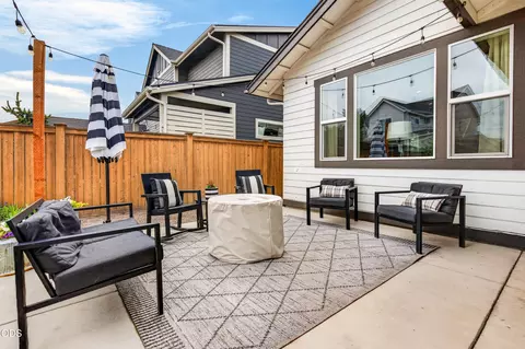 Exterior - 20488 Aberdeen, Bend, OR 97702 photo 5 of 10