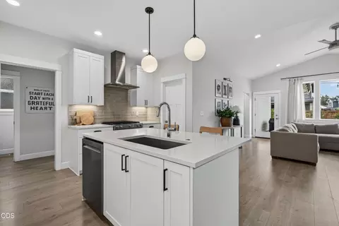 Kitchen - 20488 Aberdeen, Bend, OR 97702 photo 1 of 6