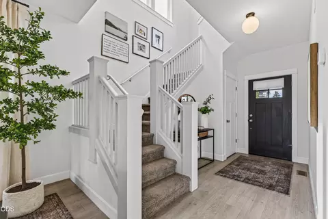 Entry Way - 20488 Aberdeen, Bend, OR 97702 photo 5 of 5