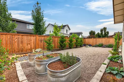 Exterior - 20488 Aberdeen, Bend, OR 97702 photo 9 of 10