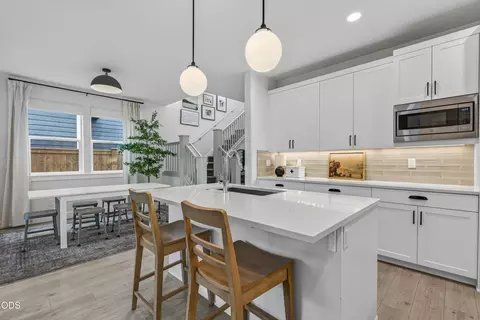 Kitchen - 20488 Aberdeen, Bend, OR 97702 photo 5 of 6
