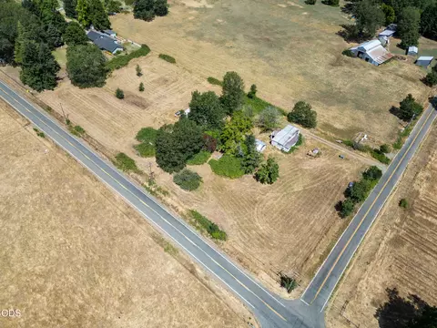 2670 Kincaid Rd, Williams, OR 97544