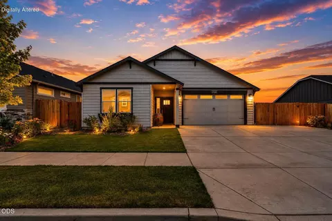 1546 NW Varnish Pl, Redmond, OR 97756