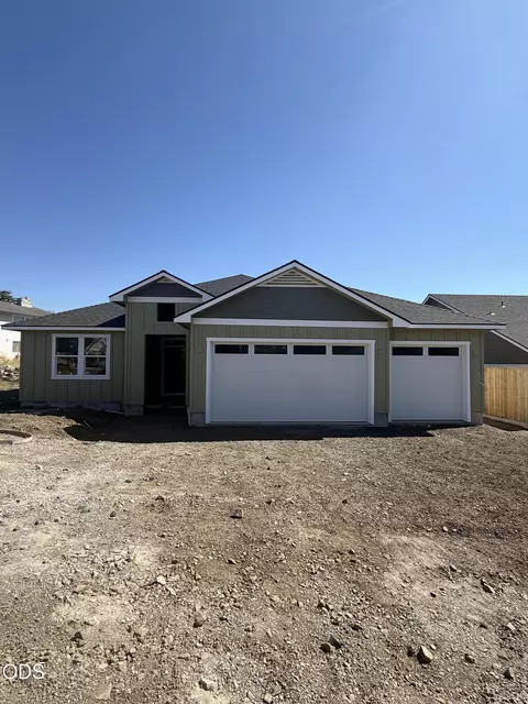 3366 Viewpoint Dr, Medford, OR 97504