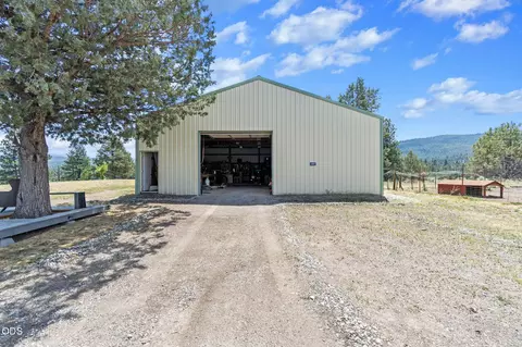 Exterior - 47490 Ferguson Mountain Rd, Beatty, OR 97621 photo 12 of 24