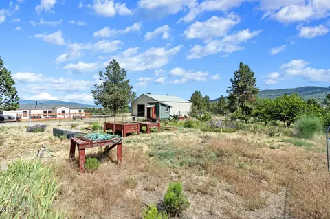 Exterior - 47490 Ferguson Mountain Rd, Beatty, OR 97621 photo 15 of 24