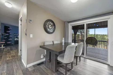 Dining - 47490 Ferguson Mountain Rd, Beatty, OR 97621 photo 2 of 4