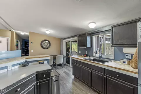 Kitchen - 47490 Ferguson Mountain Rd, Beatty, OR 97621 photo 5 of 7