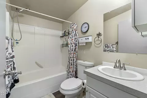 Bath - 47490 Ferguson Mountain Rd, Beatty, OR 97621 photo 3 of 3