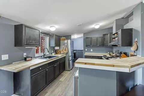 Kitchen - 47490 Ferguson Mountain Rd, Beatty, OR 97621 photo 1 of 7