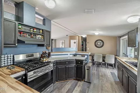 Kitchen - 47490 Ferguson Mountain Rd, Beatty, OR 97621 photo 4 of 7