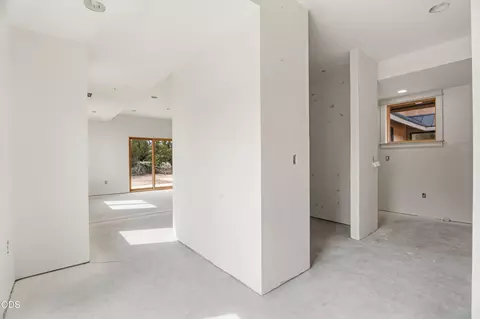 Entry Way - 23020 Brushline Ct, Bend, OR 97701 photo 6 of 11