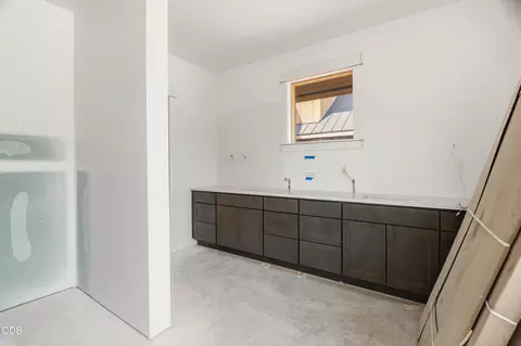 Bath - 23020 Brushline Ct, Bend, OR 97701 photo 5 of 8