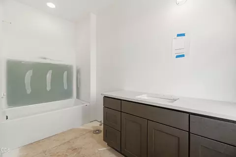Bath - 23020 Brushline Ct, Bend, OR 97701 photo 6 of 8
