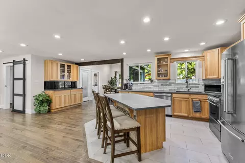 Kitchen - 60733 Bristol Way, Bend, OR 97702 photo 2 of 4