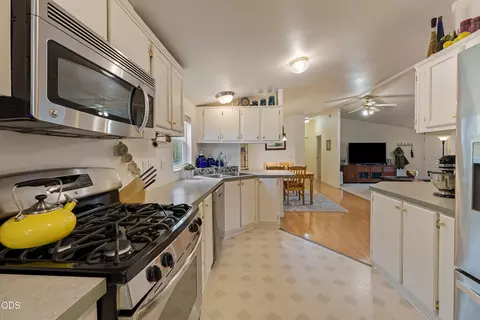 Kitchen - 20585 Fred Meyers Rd, Bend, OR 97701 photo 4 of 5