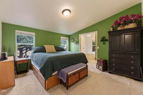Bedroom - 20585 Fred Meyers Rd, Bend, OR 97701 photo 1 of 3