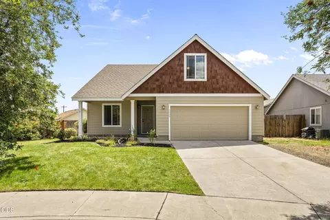 1924 NW Joshua Tree Ct, Redmond, OR 97756
