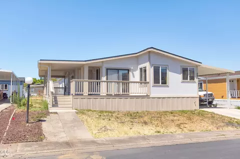 4729 S Pacific Hwy #39, Phoenix, OR 97535