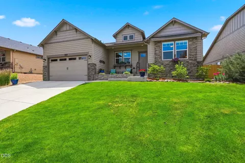 4466 SW Umatilla Ave, Redmond, OR 97756