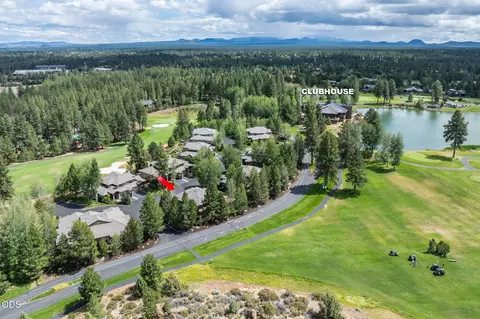 View/Area - 61899 Broken Top Dr, Bend, OR 97702 photo 8 of 16