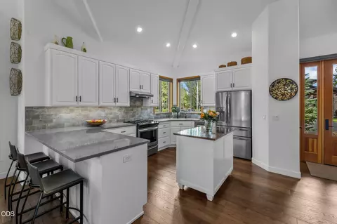 Kitchen - 61899 Broken Top Dr, Bend, OR 97702 photo 1 of 3
