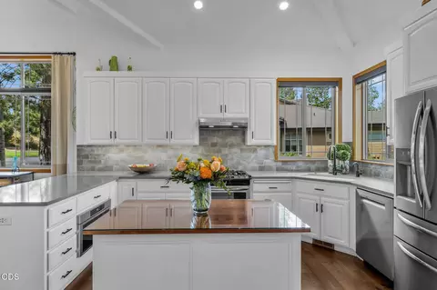 Kitchen - 61899 Broken Top Dr, Bend, OR 97702 photo 2 of 3