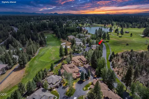 View/Area - 61899 Broken Top Dr, Bend, OR 97702 photo 12 of 16