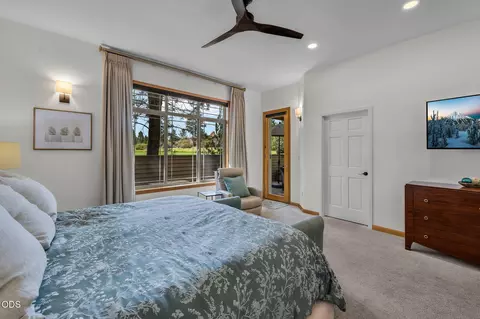 Bedroom - 61899 Broken Top Dr, Bend, OR 97702 photo 3 of 8