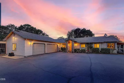 243 Castle Creek Rd, Grants Pass, OR 97526
