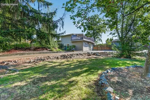3415 Calle Vista Dr, Medford, OR 97504