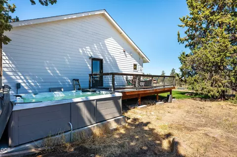 Exterior - 65180 78th St, Bend, OR 97703 photo 8 of 14