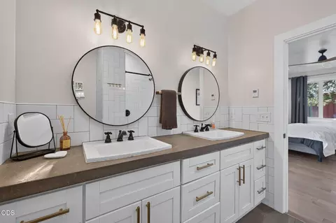 Bath - 65180 78th St, Bend, OR 97703 photo 1 of 5