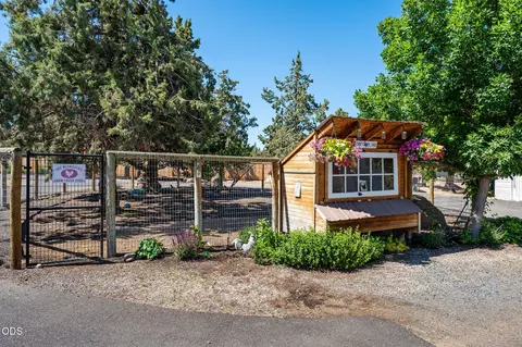 Exterior - 65180 78th St, Bend, OR 97703 photo 11 of 14