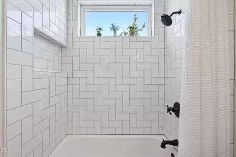 Bath - 65180 78th St, Bend, OR 97703 photo 4 of 5