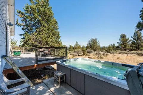 Exterior - 65180 78th St, Bend, OR 97703 photo 7 of 14