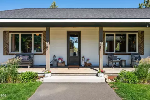Exterior - 65180 78th St, Bend, OR 97703 photo 2 of 14