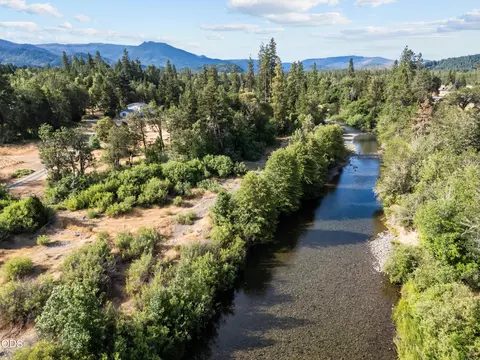 302 River Grove Dr, Cave Junction, OR 97523 photo 1