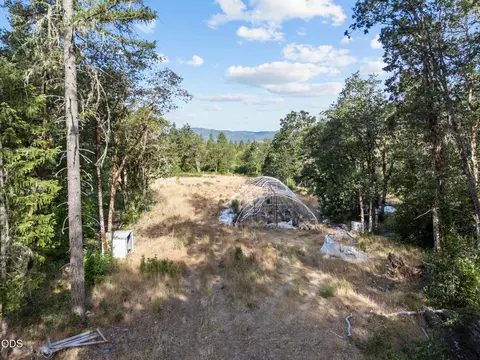 302 River Grove Dr, Cave Junction, OR 97523 photo 6