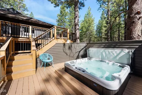 Exterior - 17907 Lofty Ln # 4, Sunriver, OR 97707 photo 9 of 15